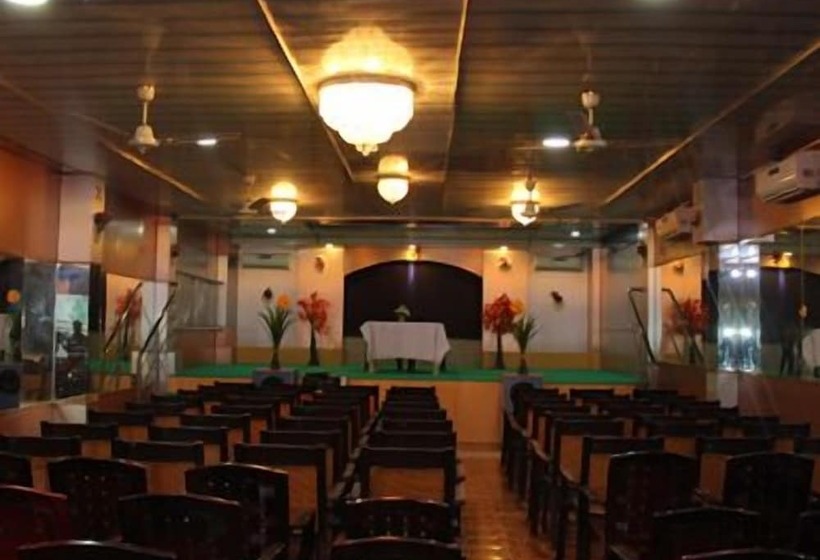 Отель Suradeep Residency