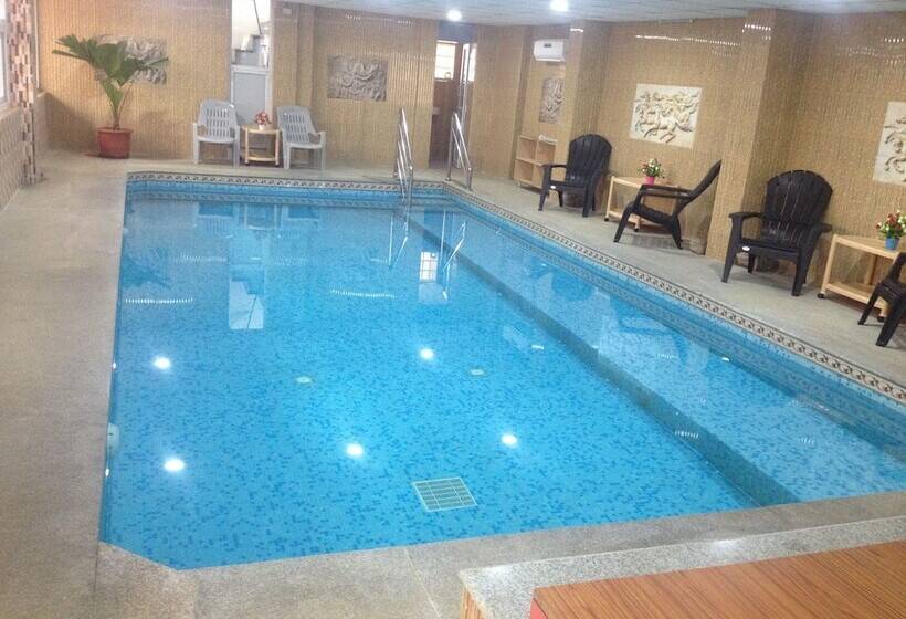 Отель Suradeep Residency