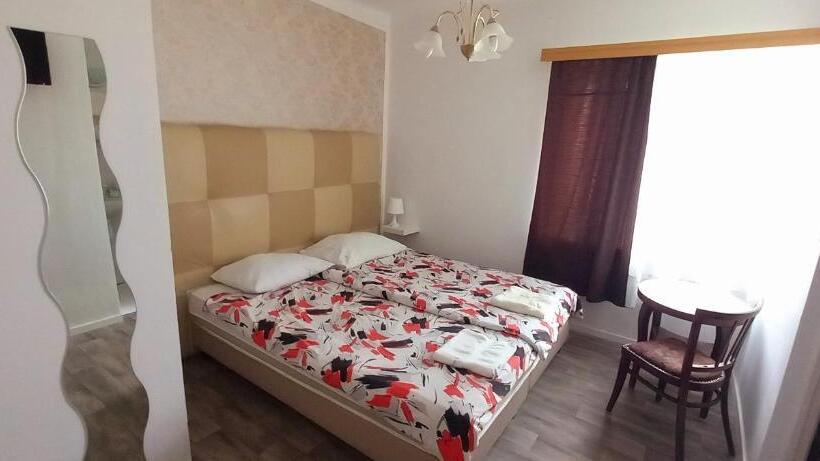 Отель Central Room