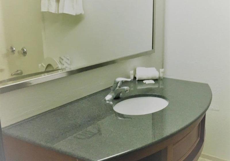 Отель Travelodge Houghton Lake