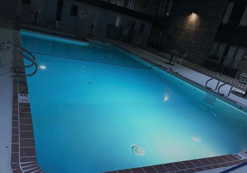 Отель Travelodge Houghton Lake