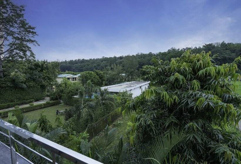 Отель Winsome Resort & Spa