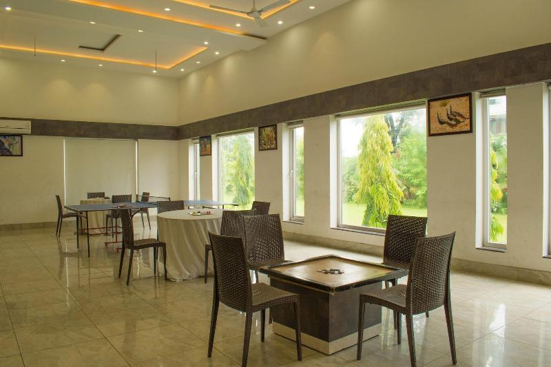 Отель Winsome Resort & Spa