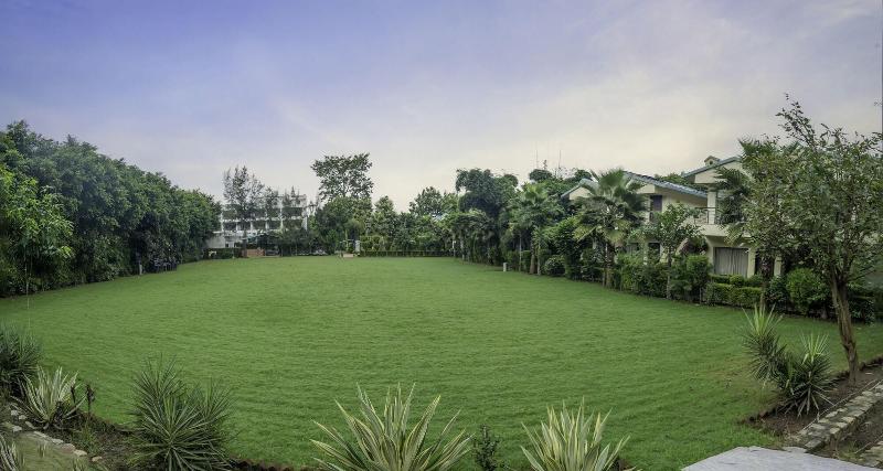 Отель Winsome Resort & Spa