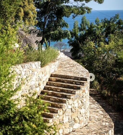 فندق Zazil Retreat