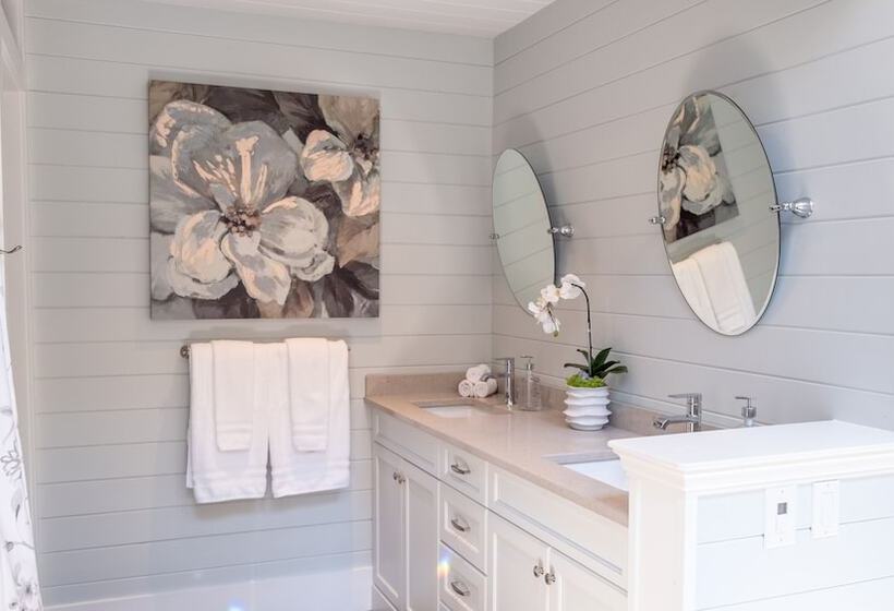 Kelowna Bed And Breakfast