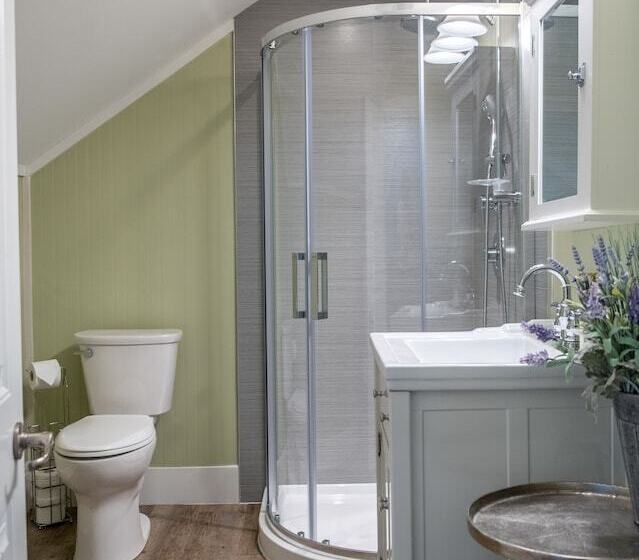 Kelowna Bed And Breakfast