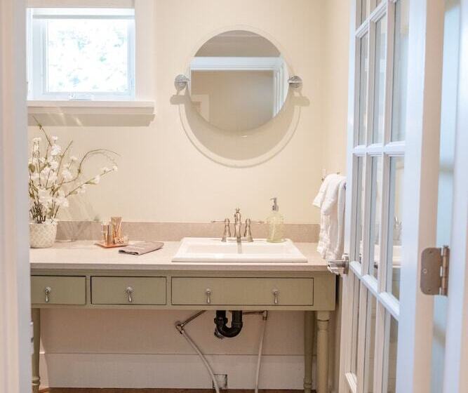 Kelowna Bed And Breakfast