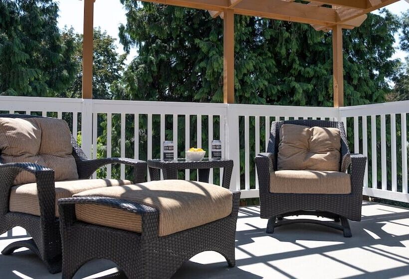 Kelowna Bed And Breakfast