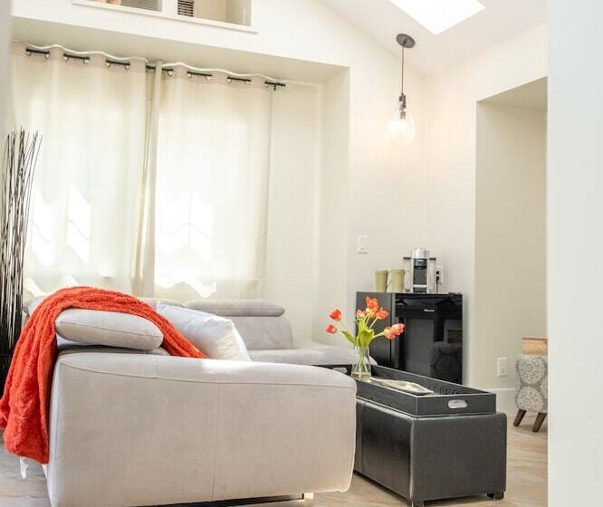 Kelowna Bed And Breakfast