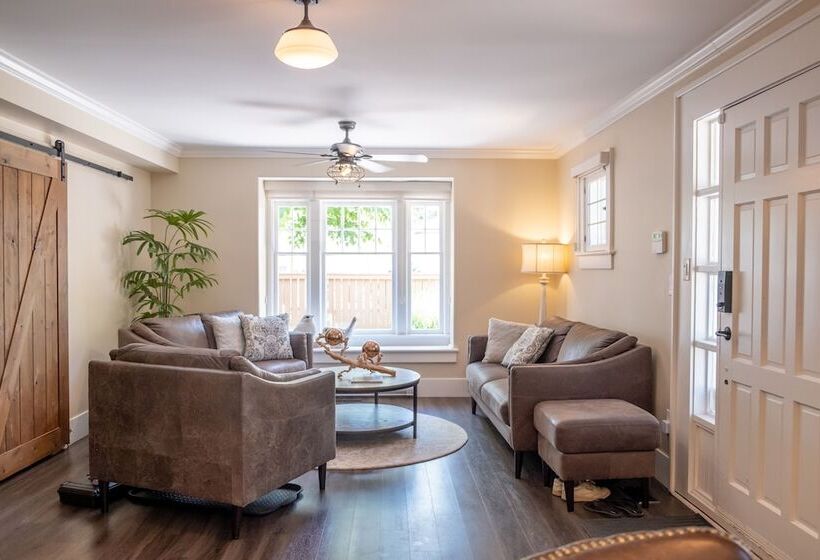 Kelowna Bed And Breakfast