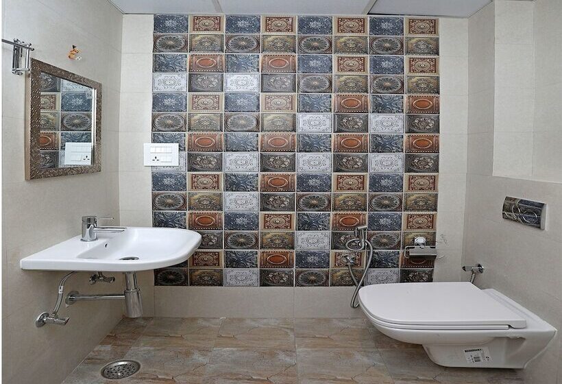 Oyo 10326 Hotel The Indra Inn