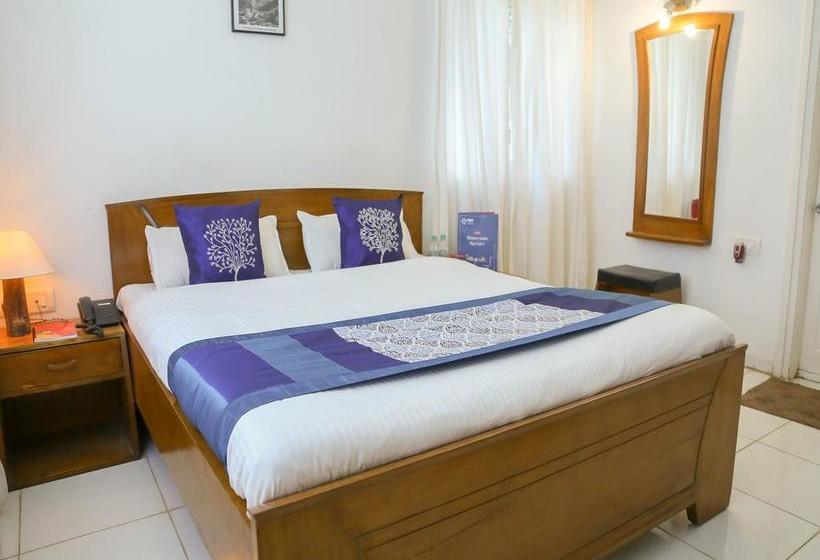 Oyo 10483 Hotel The Signature Crest