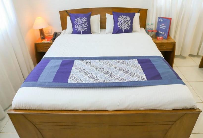 Oyo 10483 Hotel The Signature Crest