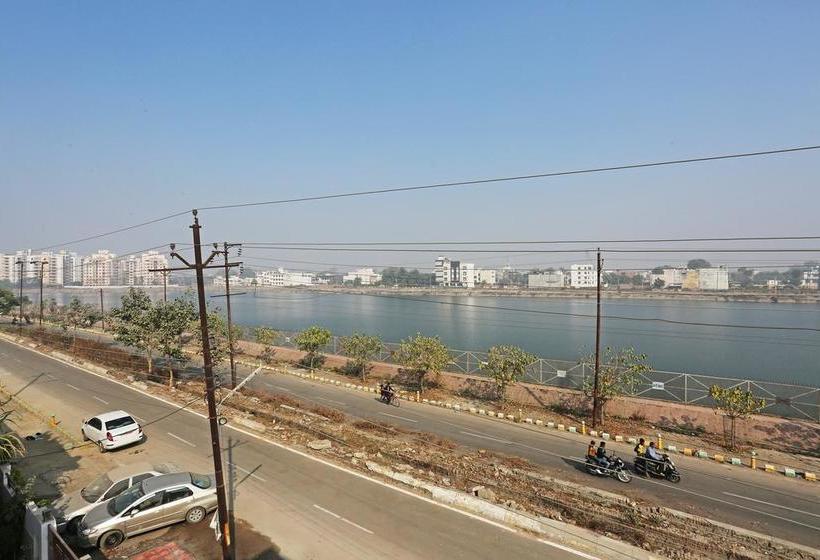 Oyo 11046 Hotel Surya Inn 2