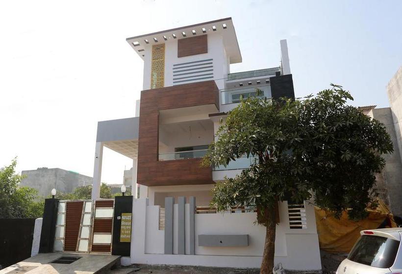 Oyo 11046 Hotel Surya Inn 2