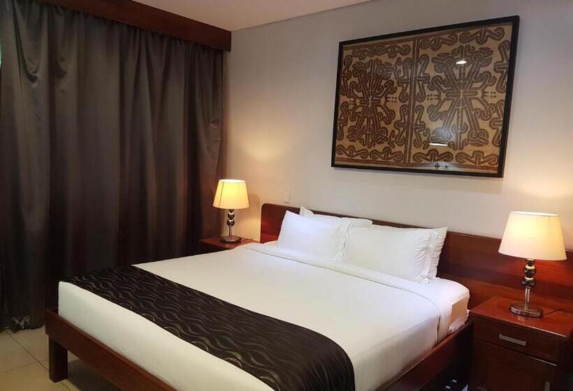 Paddy S Hotel & Apartments