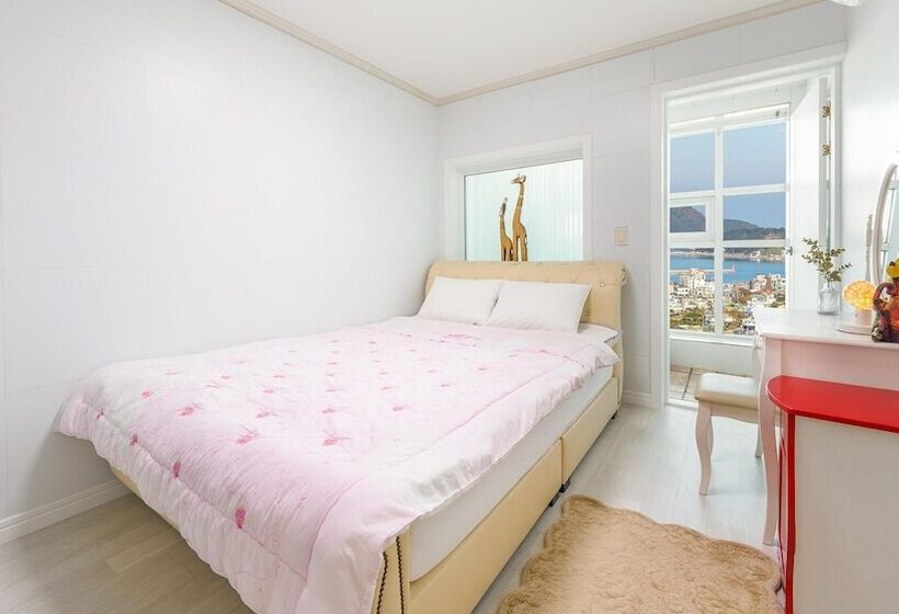 Geoje Forest Morning Spa Pension