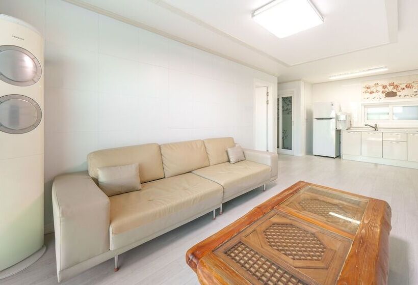 Geoje Forest Morning Spa Pension