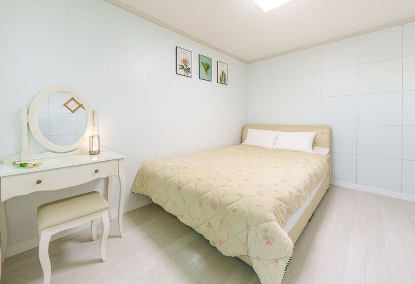 Geoje Forest Morning Spa Pension