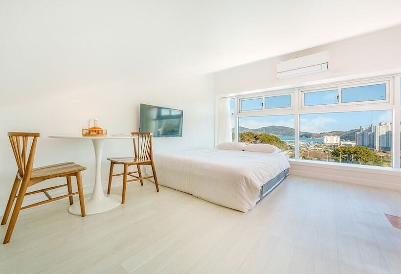 Geoje Forest Morning Spa Pension