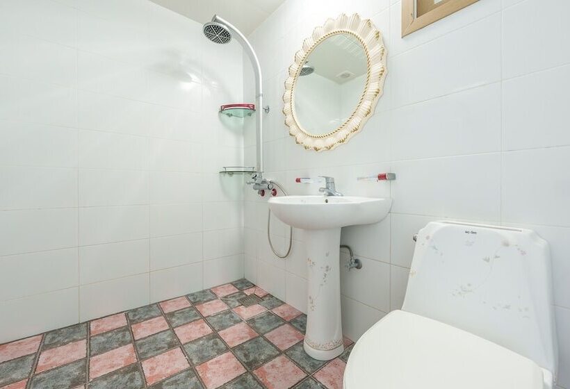 Geoje Forest Morning Spa Pension