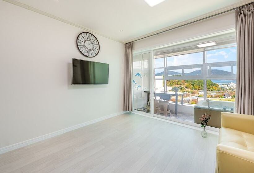 Geoje Forest Morning Spa Pension