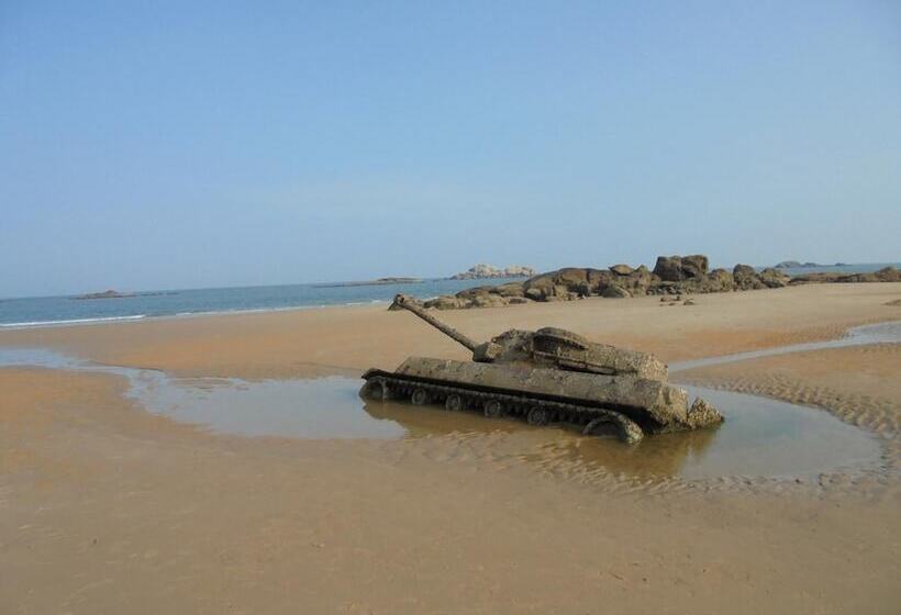 Antique Courtyard B&b