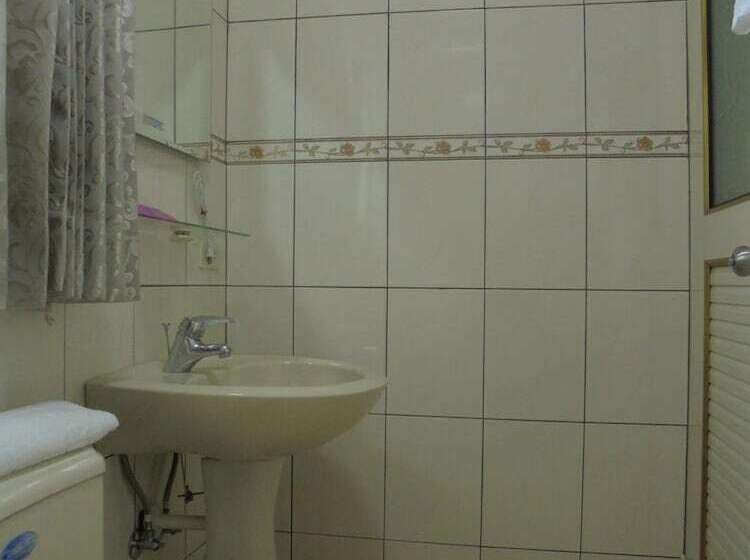 Antique Courtyard B&b