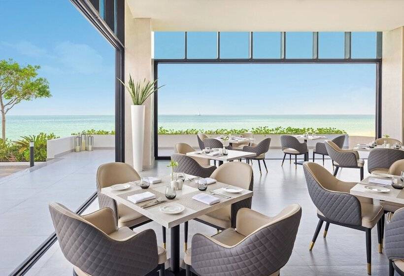 Beach Bay Hotel Mirfa