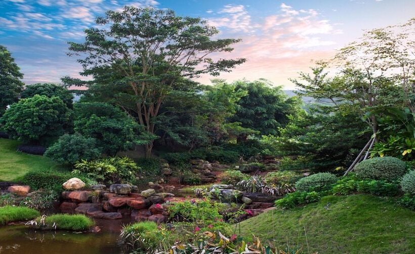 Country Garden Holiday Hot Spring Hotel Fogang