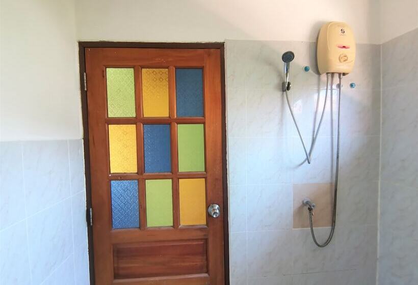 בית מלון כפרי Lanta Whiterock Resort