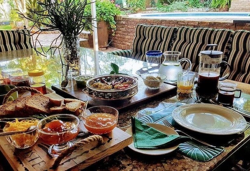 膳宿费 800 At Merton