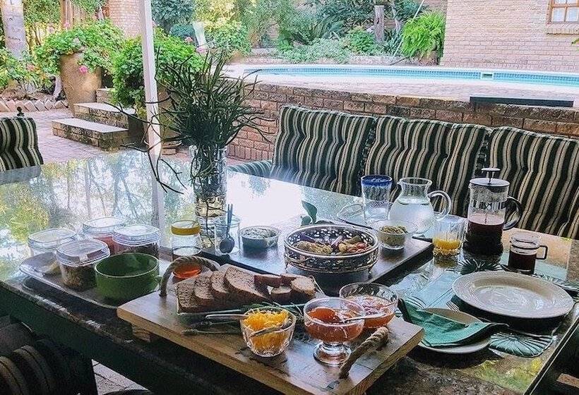 膳宿费 800 At Merton