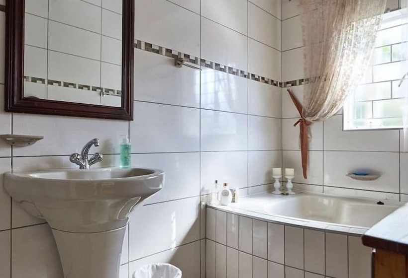 膳宿费 800 At Merton