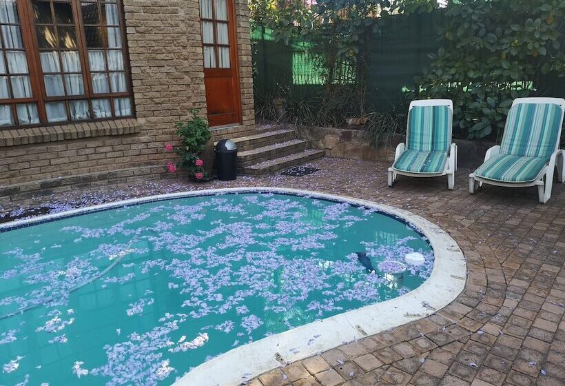 膳宿费 800 At Merton