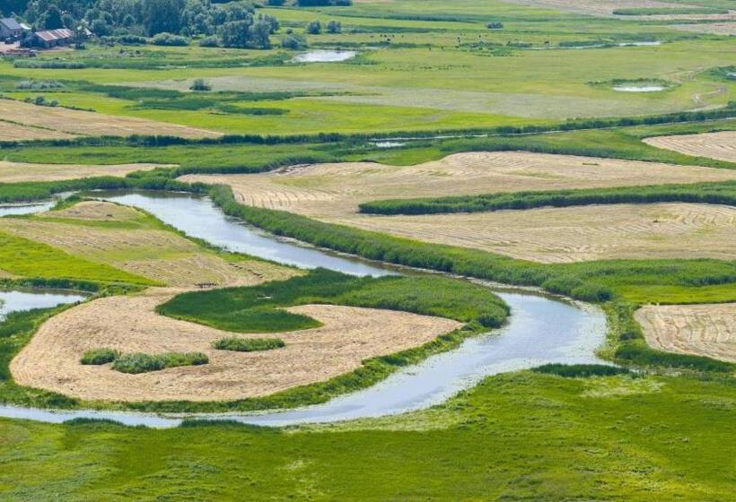 リゾートホテル Bartlowizna Serce Biebrzy Noclegi