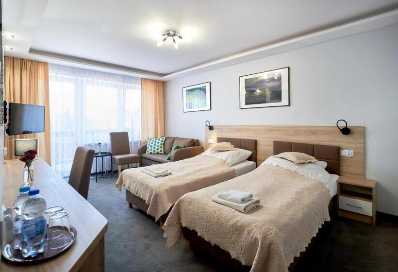 リゾートホテル Bartlowizna Serce Biebrzy Noclegi