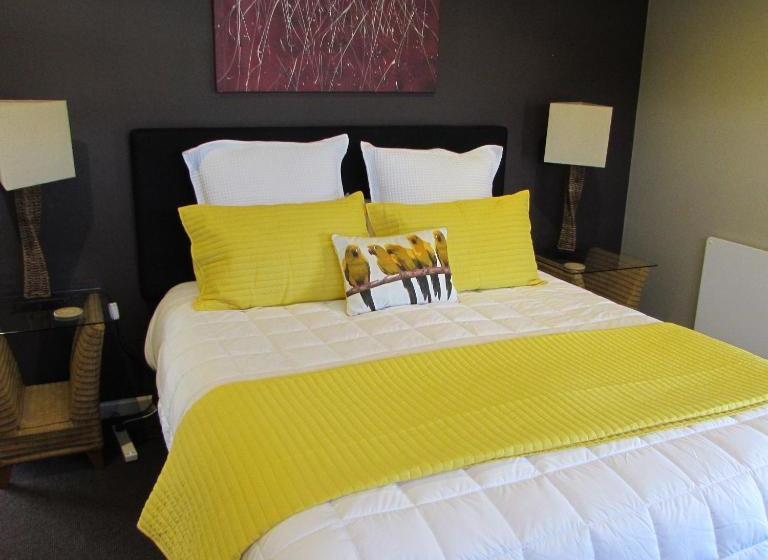 15 On Dillon Bed & Breakfast