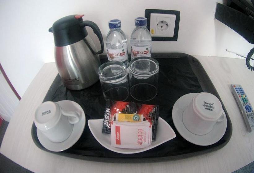 ホテル Ananda Syariah Redpartner