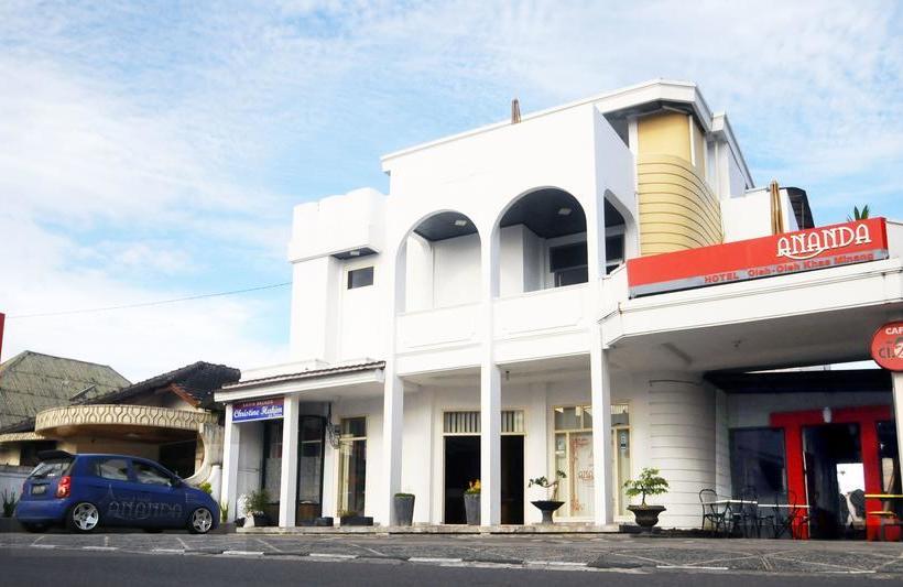 ホテル Ananda Syariah Redpartner