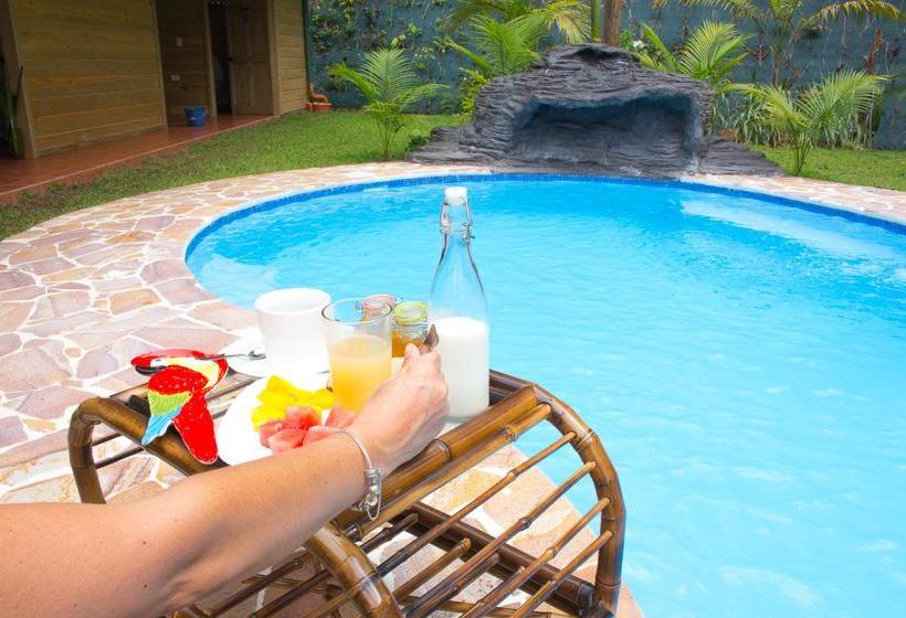 تختخواب و صبحانه Forest Lodge