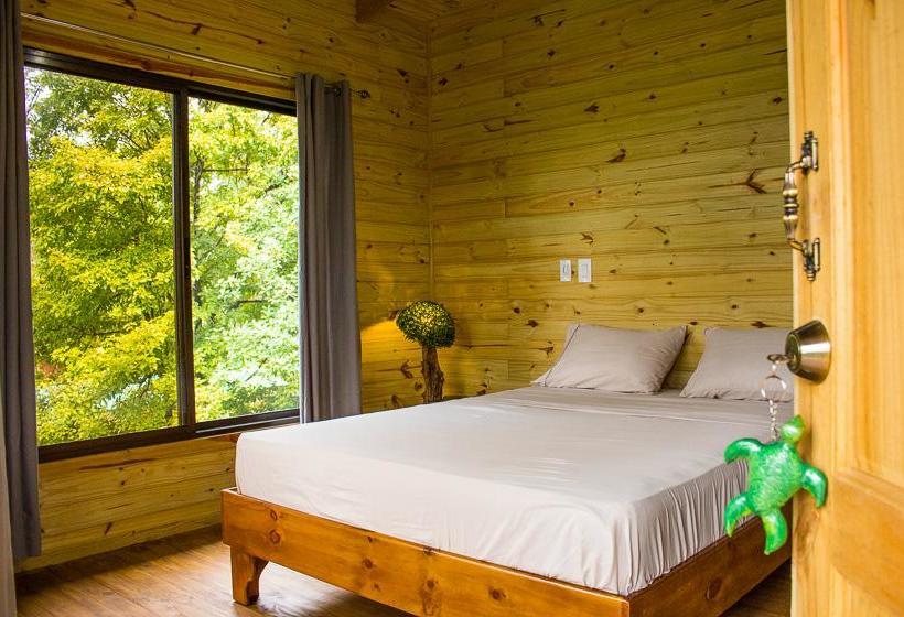 تختخواب و صبحانه Forest Lodge