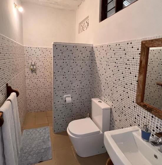 Bed and Breakfast White Dream