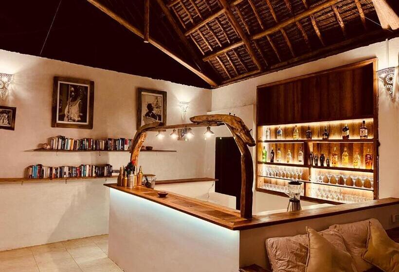 Bed and Breakfast White Dream