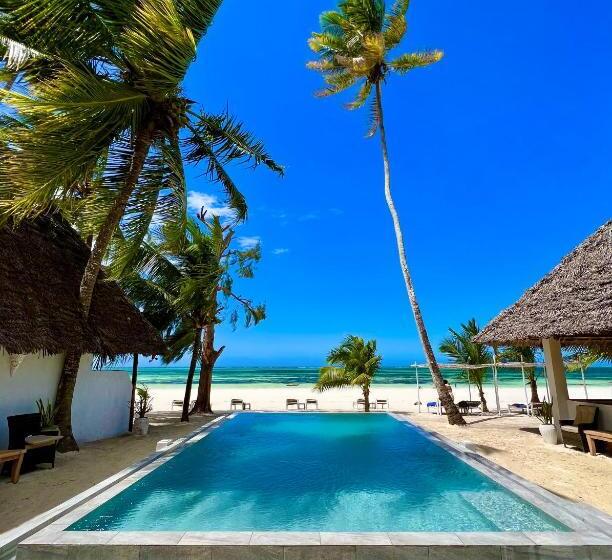 Bed and Breakfast White Dream