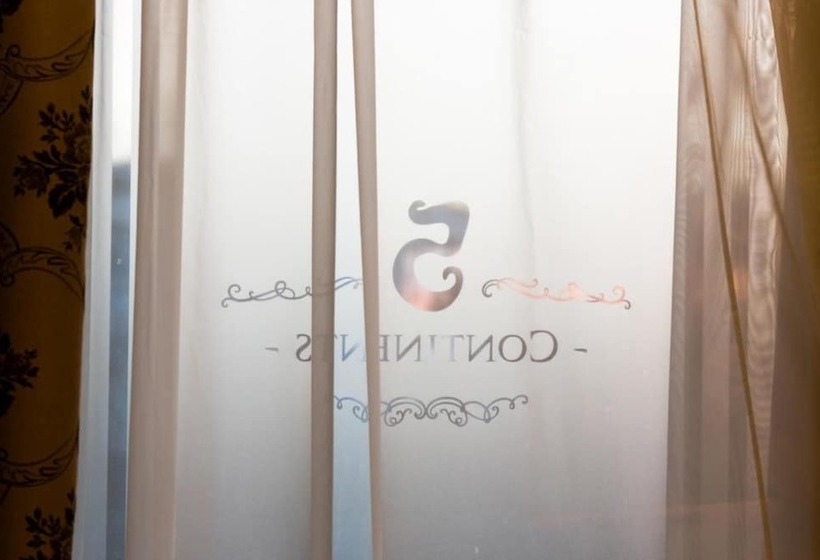 ホテル 5 Continents