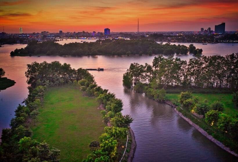 هتل Legacy Mekong