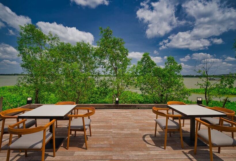 هتل Legacy Mekong