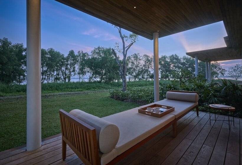 هتل Legacy Mekong